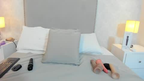 Snapshot of susanthomass chatting on 05.23.26 susanthomass online show from 05.23.26