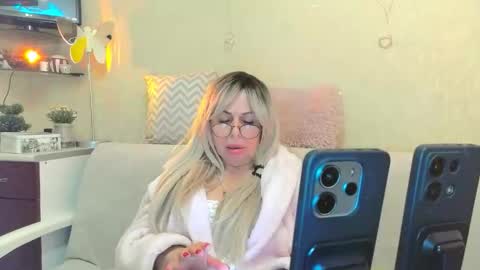 SusieNoreen online show from 10.25.25