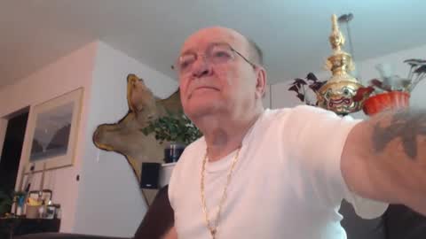 Snapshot of suv1 chatting on 01.13.25 Otto online show from 01.13.25