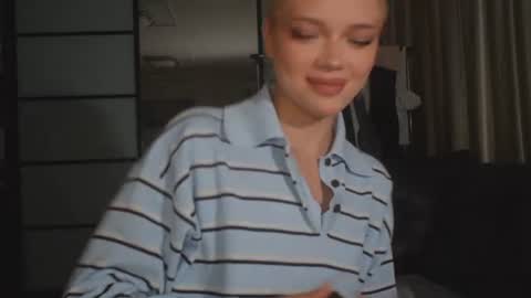 Snapshot of suzannabarmes chatting on 07.05.26 Stacy online show from 07.05.26
