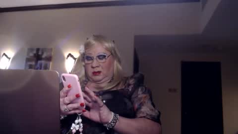 My name is Sissy or more fully Suzanna Aprilia Maria Mariquita Catarina Chinita Banci. Soy una puta - que chimba ladybug online show from 12.20.24