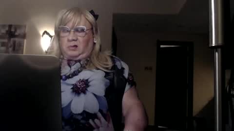 My name is Sissy or more fully Suzanna Aprilia Maria Mariquita Catarina Chinita Banci. Soy una puta - que chimba ladybug online show from 02.28.25