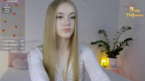 Suzi online show from 10.18.25