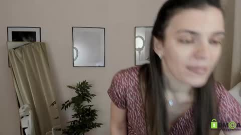 Suzy  next stream  Thursday Friday Saturday online show from 01.18.25