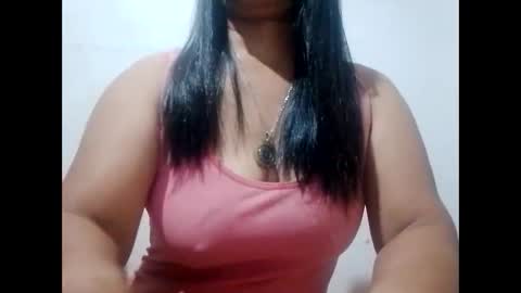 Snapshot of suzzie_hot chatting on 01.01.25 suzzie_hot online show from 01.01.25