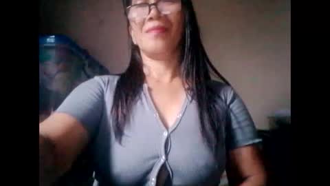 Snapshot of suzzie_hot chatting on 01.12.25 suzzie_hot online show from 01.12.25