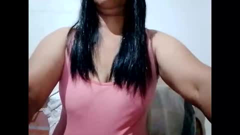 Snapshot of suzzie_hot chatting on 01.12.25 suzzie_hot online show from 01.12.25