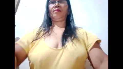 Snapshot of suzzie_hot chatting on 01.17.25 suzzie_hot online show from 01.17.25