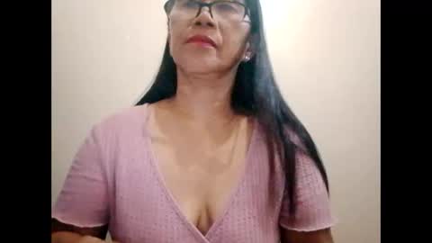 Snapshot of suzzie_hot chatting on 02.13.25 suzzie_hot online show from 02.13.25