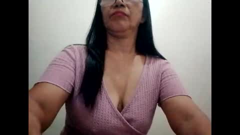 Snapshot of suzzie_hot chatting on 02.13.25 suzzie_hot online show from 02.13.25