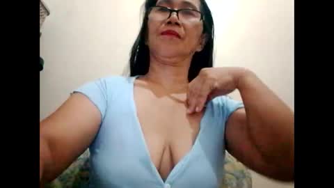 Snapshot of suzzie_hot chatting on 02.15.25 suzzie_hot online show from 02.15.25