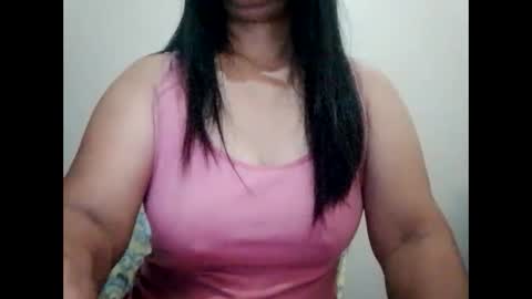 Snapshot of suzzie_hot chatting on 02.18.25 suzzie_hot online show from 02.18.25