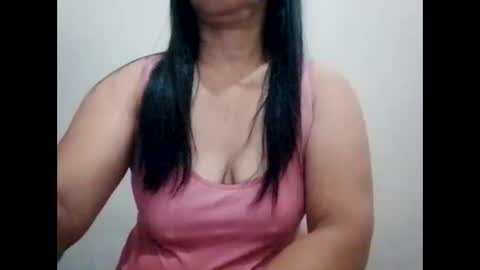 Snapshot of suzzie_hot chatting on 02.21.25 suzzie_hot online show from 02.21.25