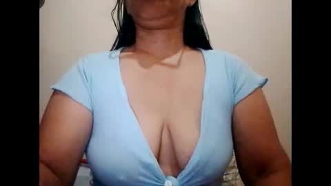 Snapshot of suzzie_hot chatting on 02.24.25 suzzie_hot online show from 02.24.25