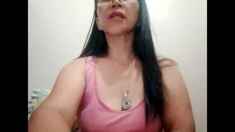 Snapshot of suzzie_hot chatting on 02.27.25 suzzie_hot online show from 02.27.25