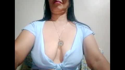 Snapshot of suzzie_hot chatting on 03.03.25 suzzie_hot online show from 03.03.25