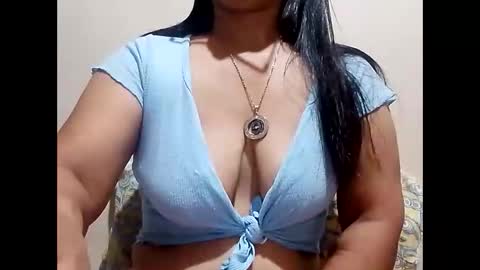 Snapshot of suzzie_hot chatting on 03.04.25 suzzie_hot online show from 03.04.25