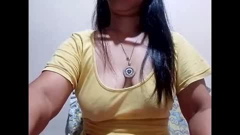 Snapshot of suzzie_hot chatting on 03.05.25 suzzie_hot online show from 03.05.25