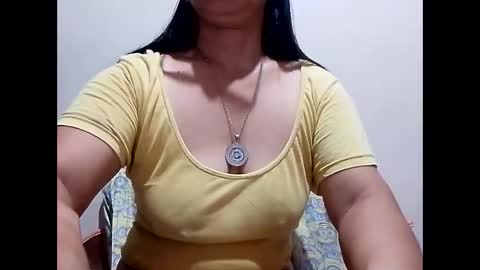 Snapshot of suzzie_hot chatting on 03.08.25 suzzie_hot online show from 03.08.25