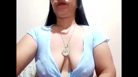 Snapshot of suzzie_hot chatting on 03.10.25 suzzie_hot online show from 03.10.25