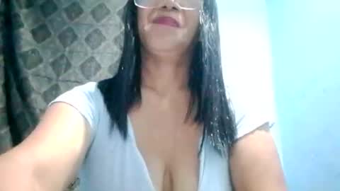Snapshot of suzzie_hot chatting on 09.30.25 suzzie_hot online show from 09.30.25