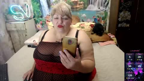 Snapshot of svetifox chatting on 05.18.26 Sveti online show from 05.18.26