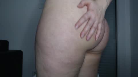 sweat_mia online show from 02.19.25