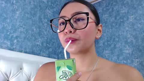 Amy  IG sweeet amy0 online show from 12.17.24