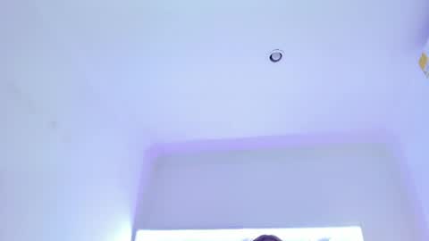 Snapshot of sweeetcruvyx chatting on 06.18.26 Nikki model independent online show from 06.18.26