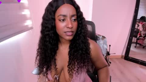 Snapshot of sweer_oshun chatting on 05.08.26 Evangeline online show from 05.08.26
