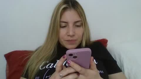 Snapshot of sweet__alana chatting on 10.14.25 Sweet  alana online show from 10.14.25