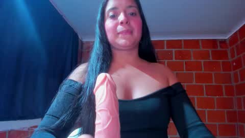 sweet and hot alaia online show from 01.08.26