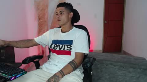 Snapshot of sweet_angel25 chatting on 10.12.25 sweet_angel25 online show from 10.12.25