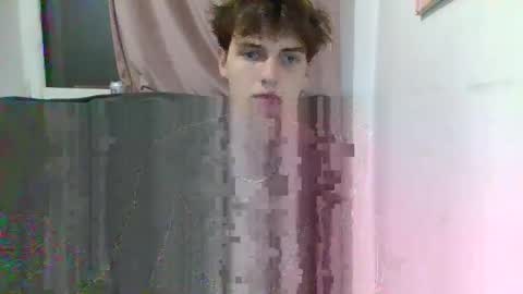 sweet_boy070 online show from 11.18.25