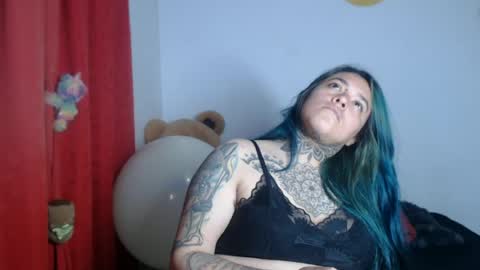 Snapshot of sweet_bubblee chatting on 06.23.26 Bubbles online show from 06.23.26