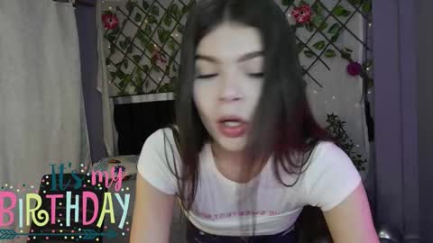 Snapshot of sweet_c4ndy chatting on 09.20.25 Candy online show from 09.20.25