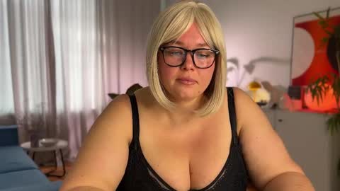 Caroline online show from 04.22.26