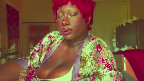 Snapshot of sweet_dhalia chatting on 09.27.25 SweetDahlia online show from 09.27.25