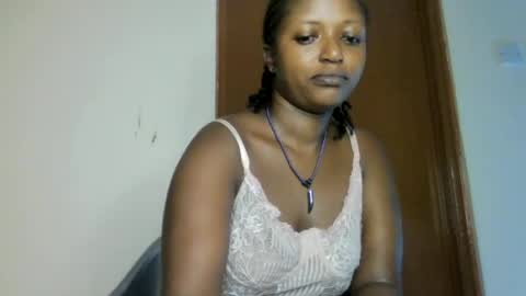 Snapshot of sweet_ebony001 chatting on 07.06.26 sweet_ebony001 online show from 07.06.26
