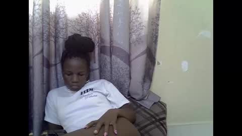 Snapshot of sweet_elisa001 chatting on 05.18.26 Edah online show from 05.18.26