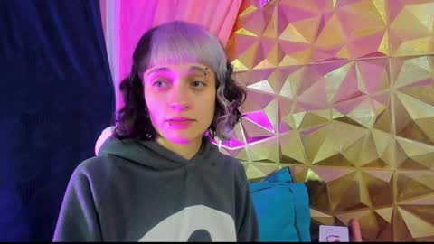  emmili  online show from 01.05.25