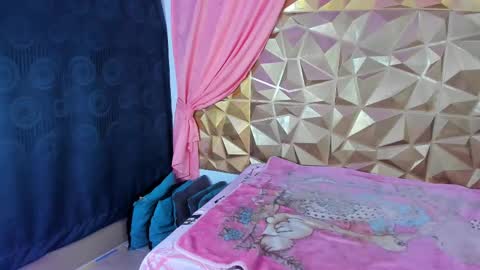  emmili  online show from 02.09.25