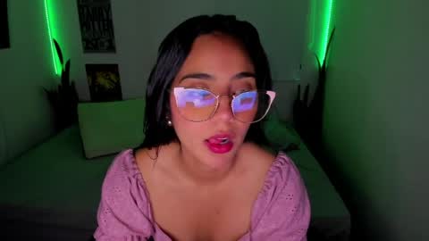 Snapshot of sweet_lina1 chatting on 05.05.26 Lina online show from 05.05.26