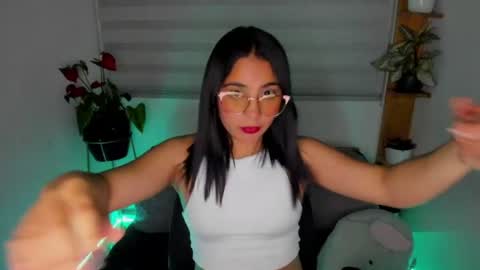 Snapshot of sweet_lina1 chatting on 06.16.26 Lina online show from 06.16.26