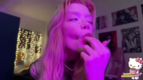 Melissa. Join me on Fansly link in social medias online show from 01.20.25
