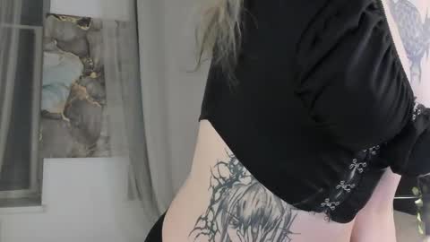 Snapshot of sweet_melissa133 chatting on 06.05.26 Melissa. Join me on Fansly link in social medias online show from 06.05.26