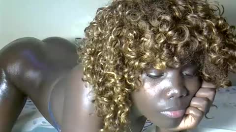 Snapshot of sweet_melodiyy chatting on 09.17.25 sweet_melodiyy online show from 09.17.25