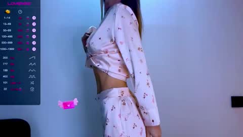 Mia online show from 09.24.25