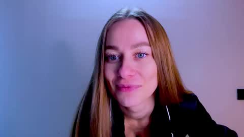 Mia online show from 10.15.25