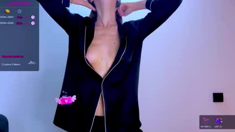 Mia online show from 12.22.25